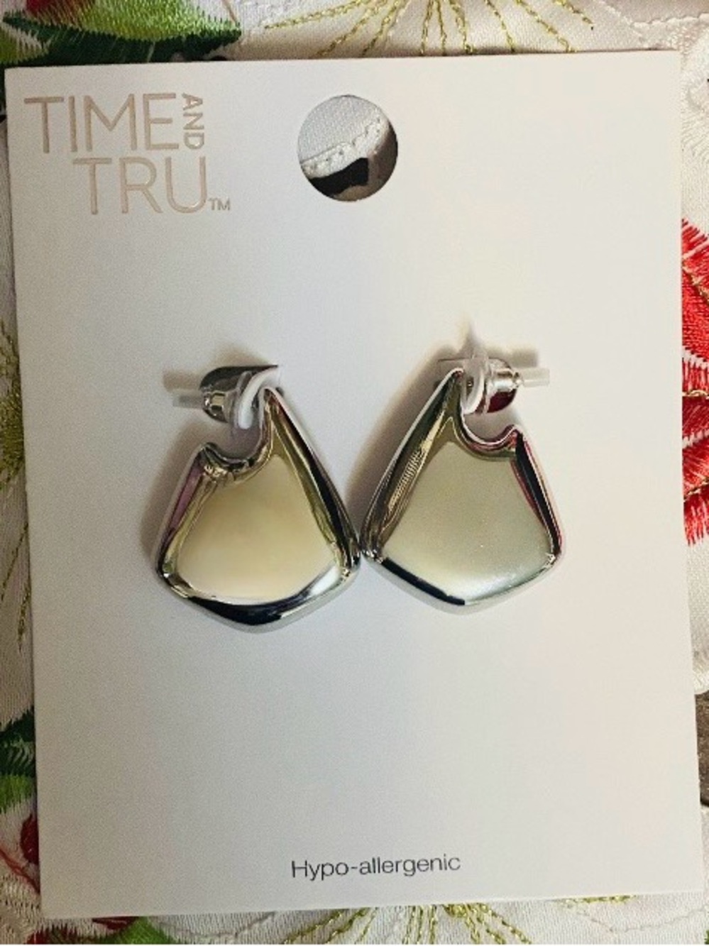 Geometric silver tone earrings